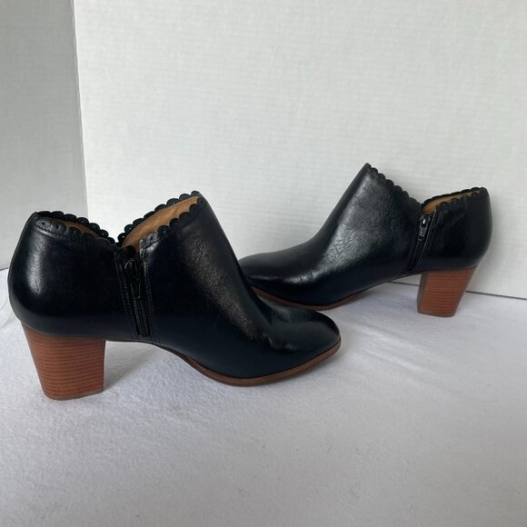Jack Rogers Women's Marianne Leather Ankle Bootie - Picture 4 of 10